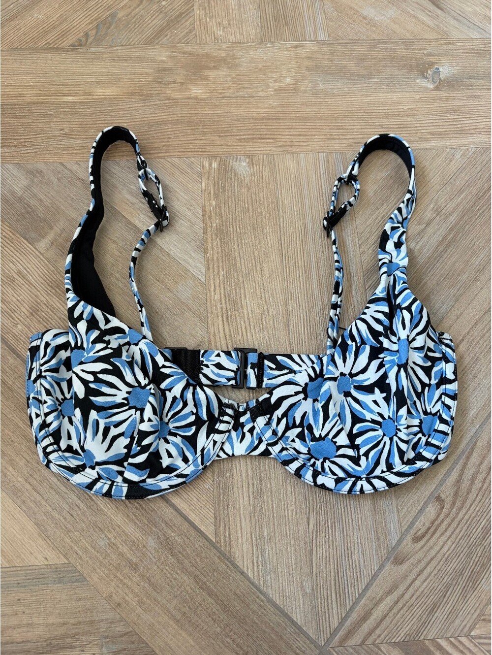 Cuup The Scoop Swim Top Bikini Bloom Cloud Size 7 US 30F or 32E Beach Coastal